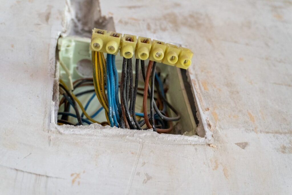 signs your home needs an electrical upgrade