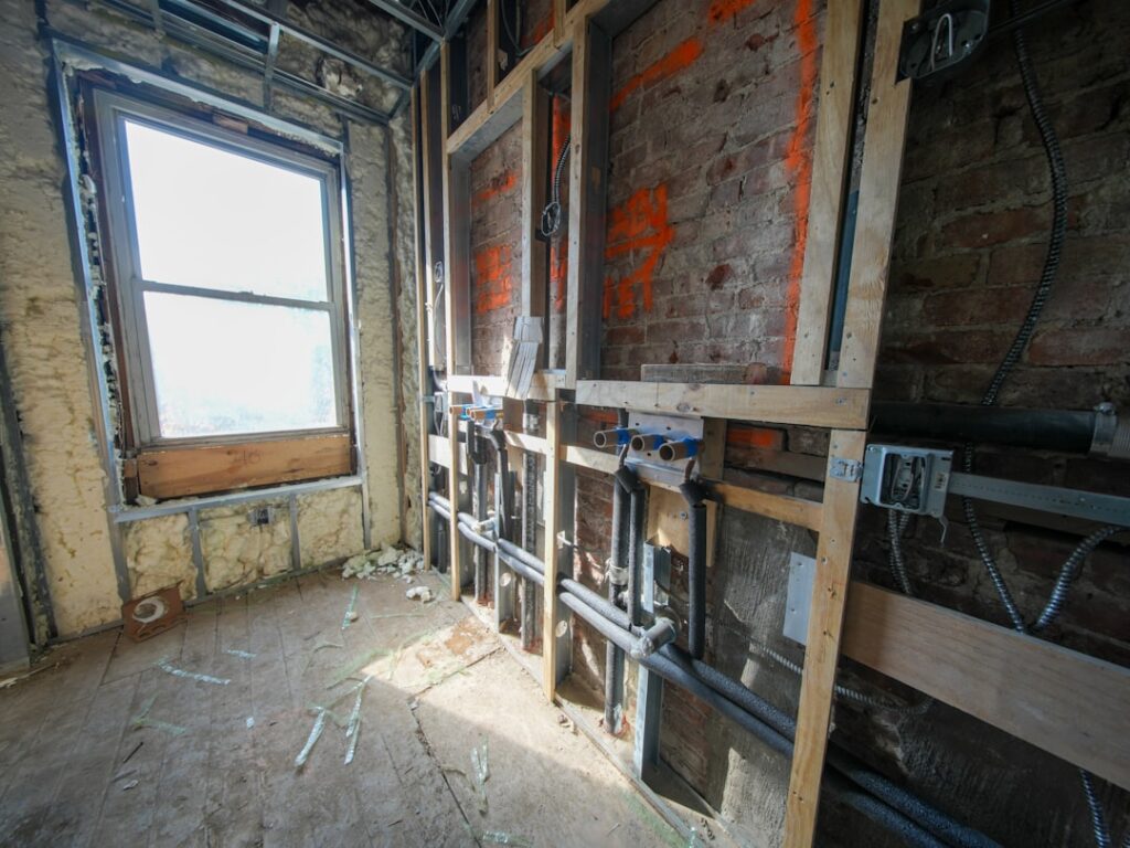 Mastering the New York Residential Electrical Code 2 New York residential electrical panel with modern safety standards - new york building code for home electrical work